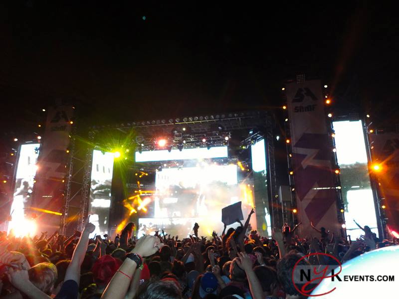 In the crowd during Bassnectar. Photo by Becky Neems from Nowyouknowevents.com